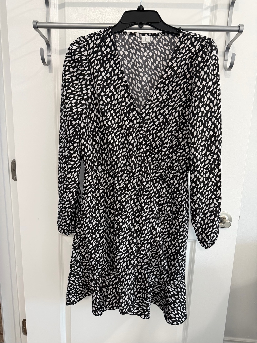 Abound Black and White Long-Sleeve Printed Wrap Dress